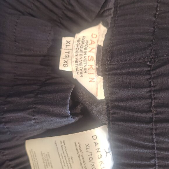 Shorts - Picture 2 of 2